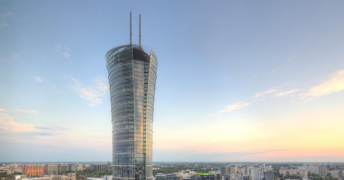 Miliardář Vítek prodává mrakodrap Spire ve Varšavě. Hodnota nemovitosti je 372 milionů eur 
