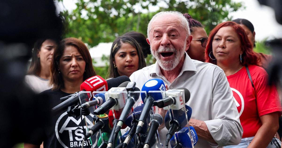 Lula stahuje náskok Bolsonara v průzkumech, voličům v Brazílii slibuje mnohé ústupky