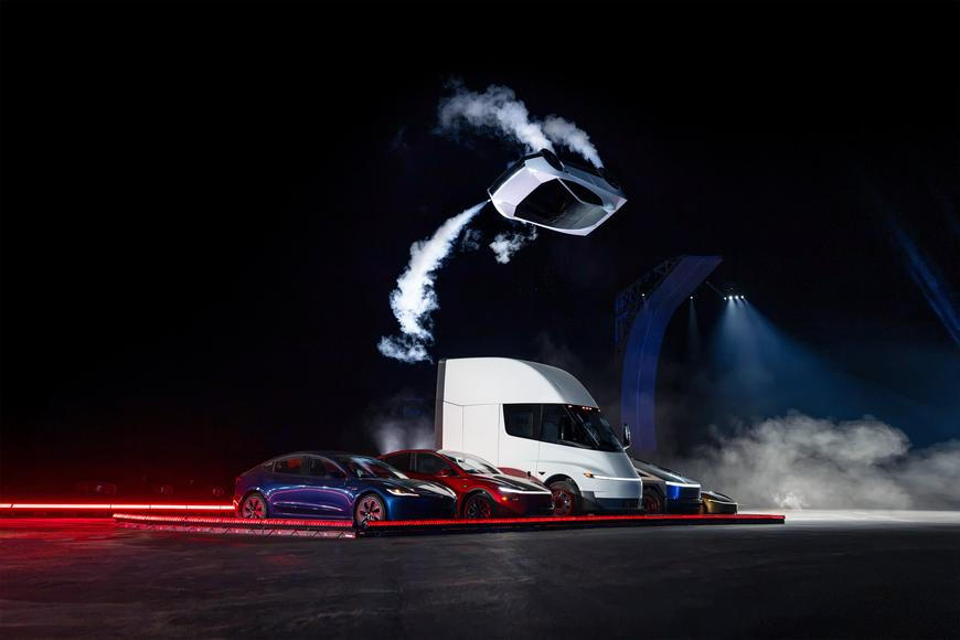 Je to skutečnost, nebo si Tesla zase vymýšlí. Létající Roadster už objednáte i v Česku