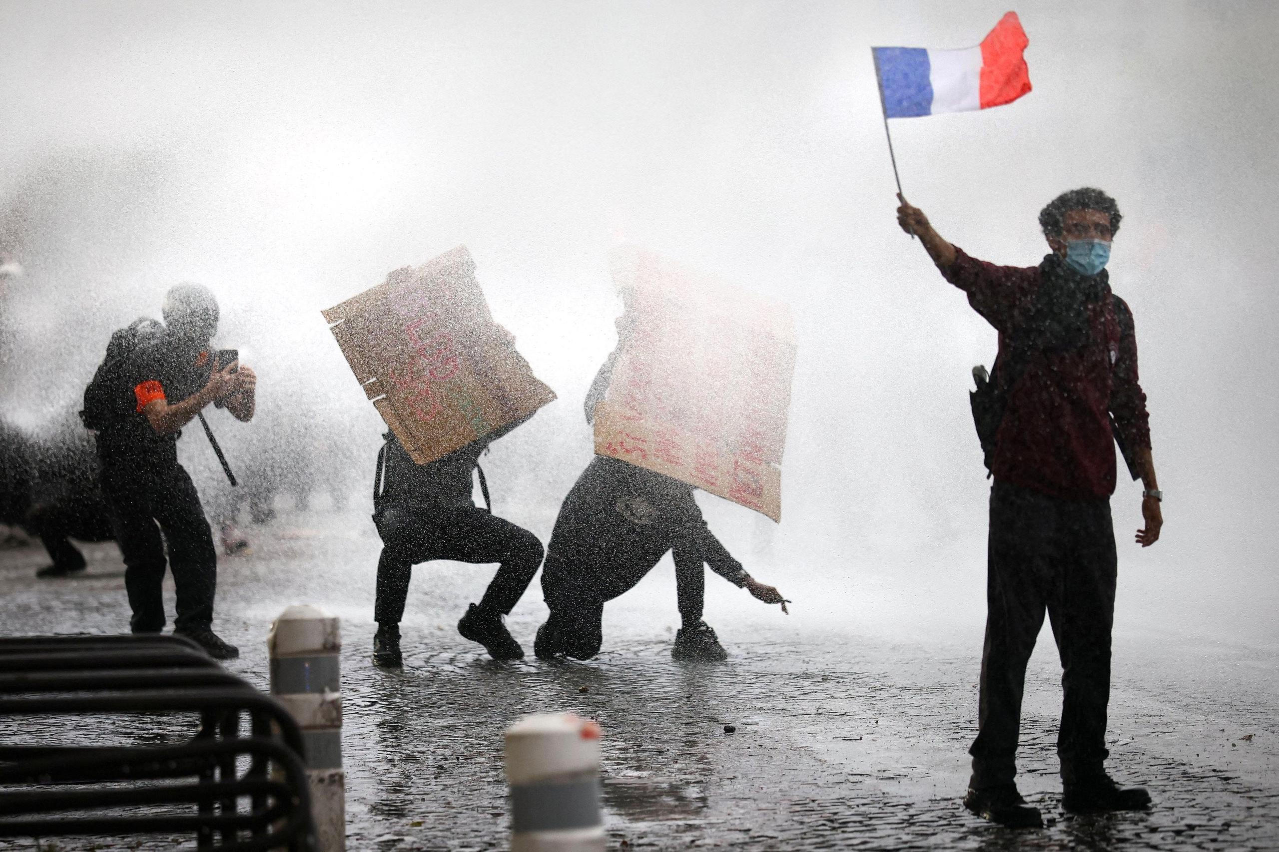 Škoda tyhle fotky minout: Viva la France, Vincent na prodej i polární ...