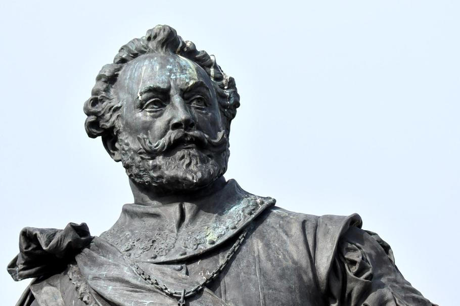 Plymouth,,Uk,-,March,31,,2021:,Statue,Of,Sir,Francis