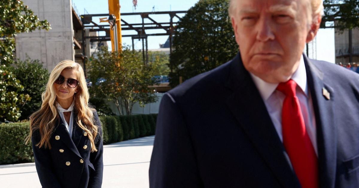 Trump naznačil konec své nové mluvčí. Po prvním vystoupení čelila kritice