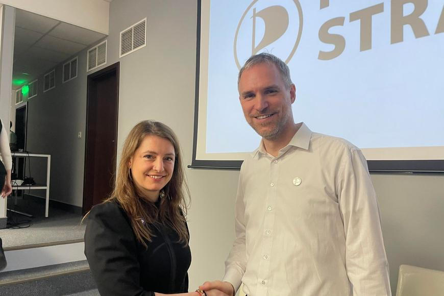 Loni vtipkovala o prodeji ledviny. Teď poražená senátorka naznačila své další plány