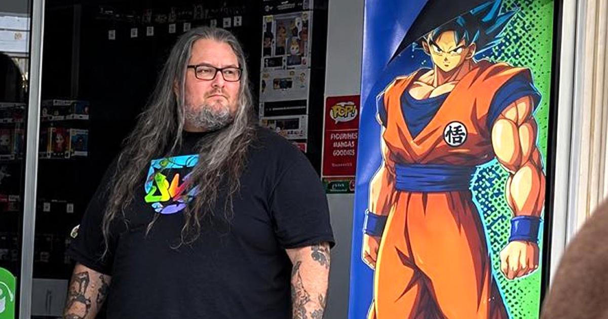 Bránil obchod před rabujícím davem. Marný boj „hrdiny z Dragon Ballu“ obletěl svět