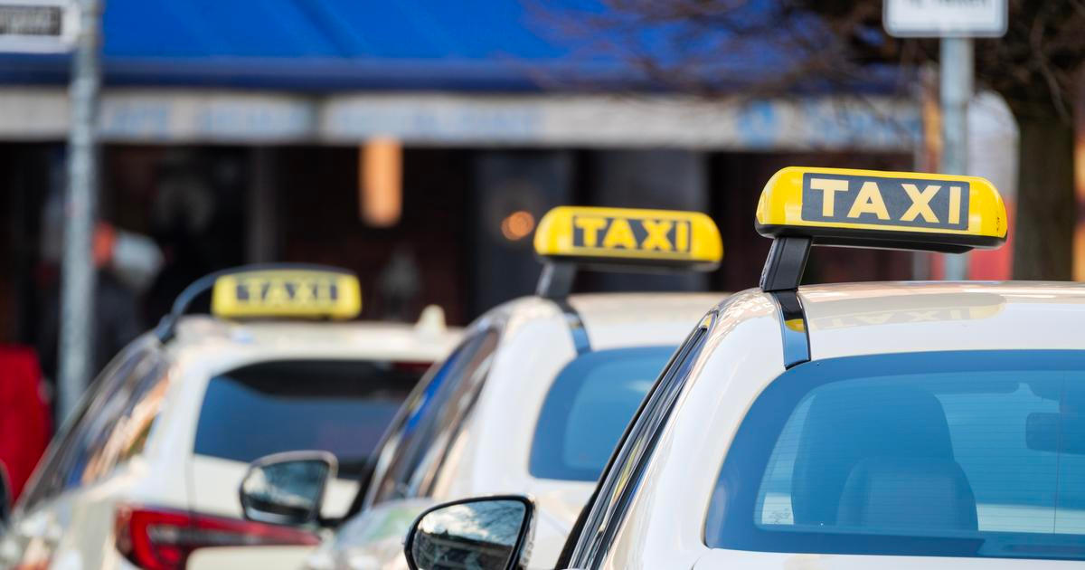 Zákazníci si stěžovali na vysoké ceny, pražský magistrát obnovil regulaci cen taxislužeb