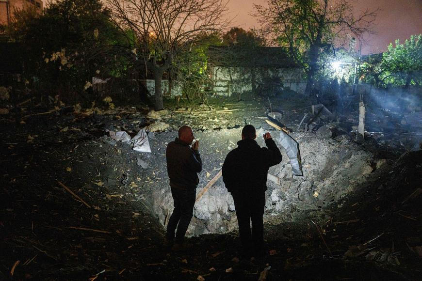 Rusko útočilo na Kyjev, Ukrajina vyslala stovky dronů na Moskvu a okolí