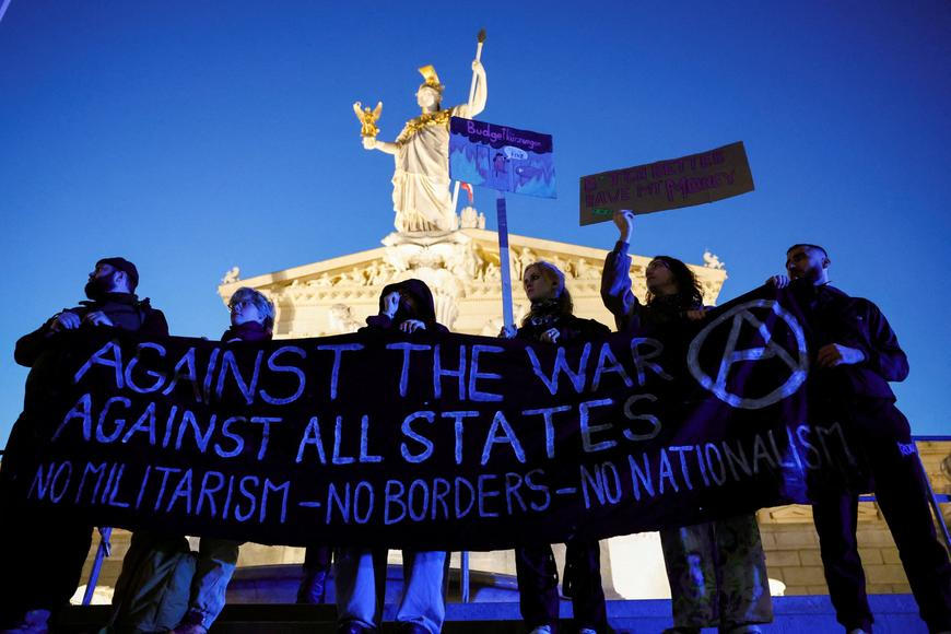 Protesty v Evropě pokračují. Vídeň zaplnily tisíce studentů, vadí jim rozpočet
