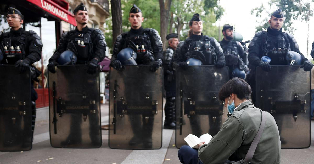 Tisíce demonstrantů pokojně vyšly do ulic Paříže i dalších francouzských měst