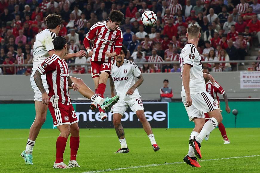 Řecká vřava byla nad síly Sparty. Olympiakosu dlouho odolávala, ale v závěru padla