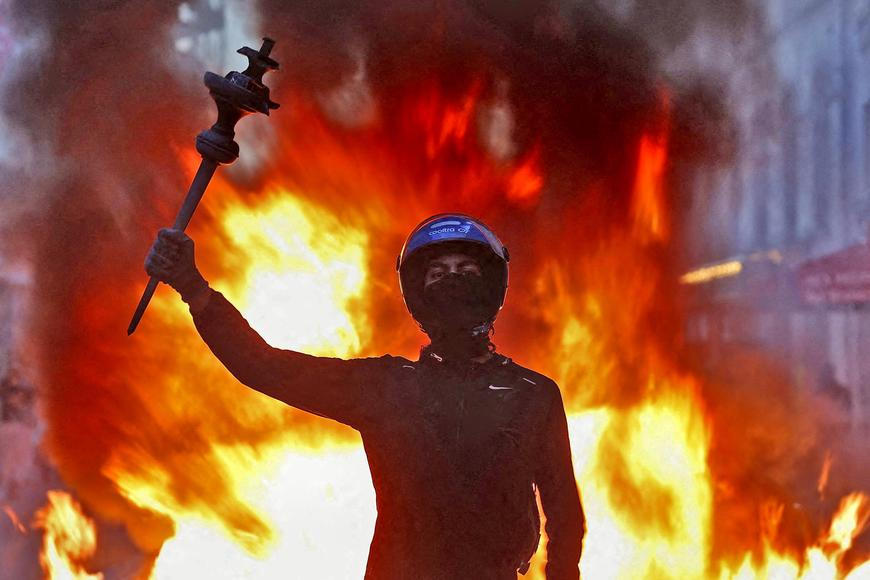 Útok na práva žen? Zákaz hidžábů ve školách rozdmýchal spor o islamizaci