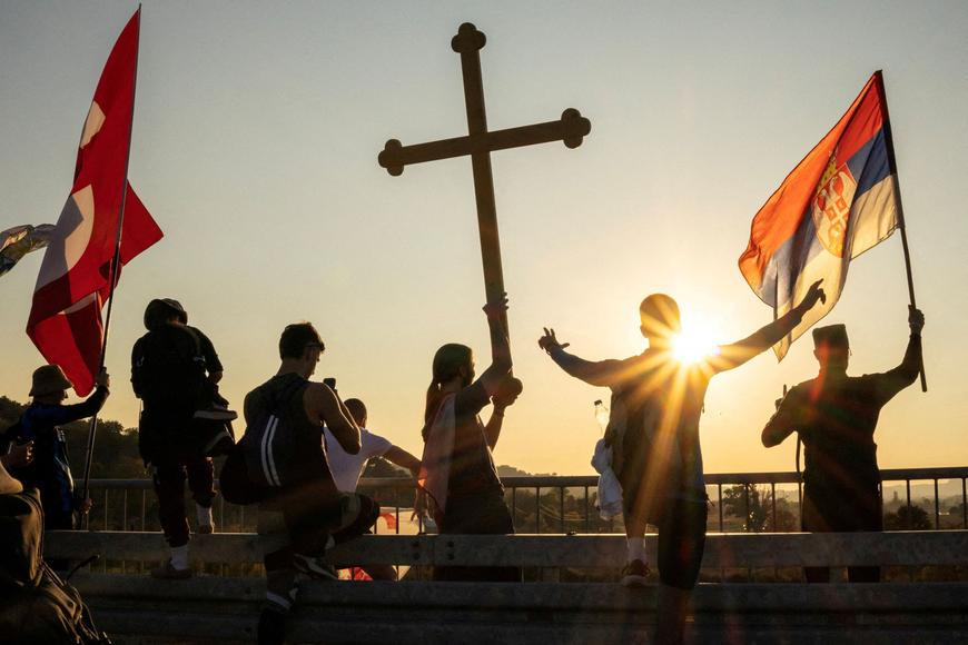 Návrat do země, která se točí v kruhu. Jak spadlé nádraží změnilo Srbsko
