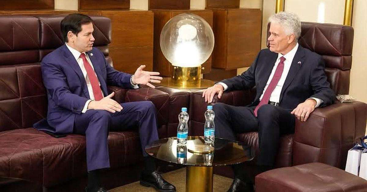 Trumpův klíčový muž nečekaně přistál v Praze. A pochvaloval si Česko
