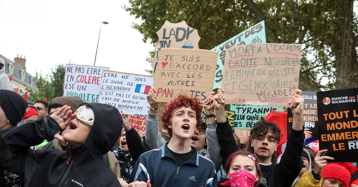 Ve Francii znovu vypukly protesty. Vrátil se slzný plyn i zákaz vycházení