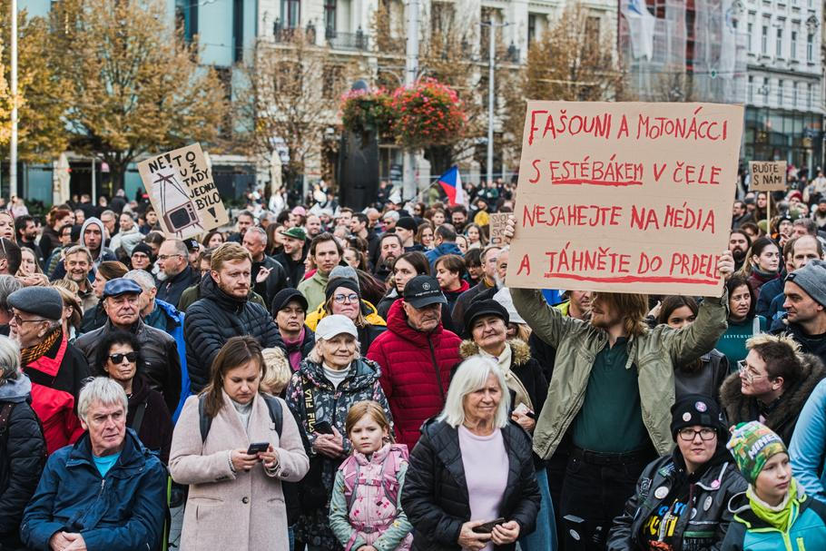 ČR-demonstrace-média-Brno-FASTPIX