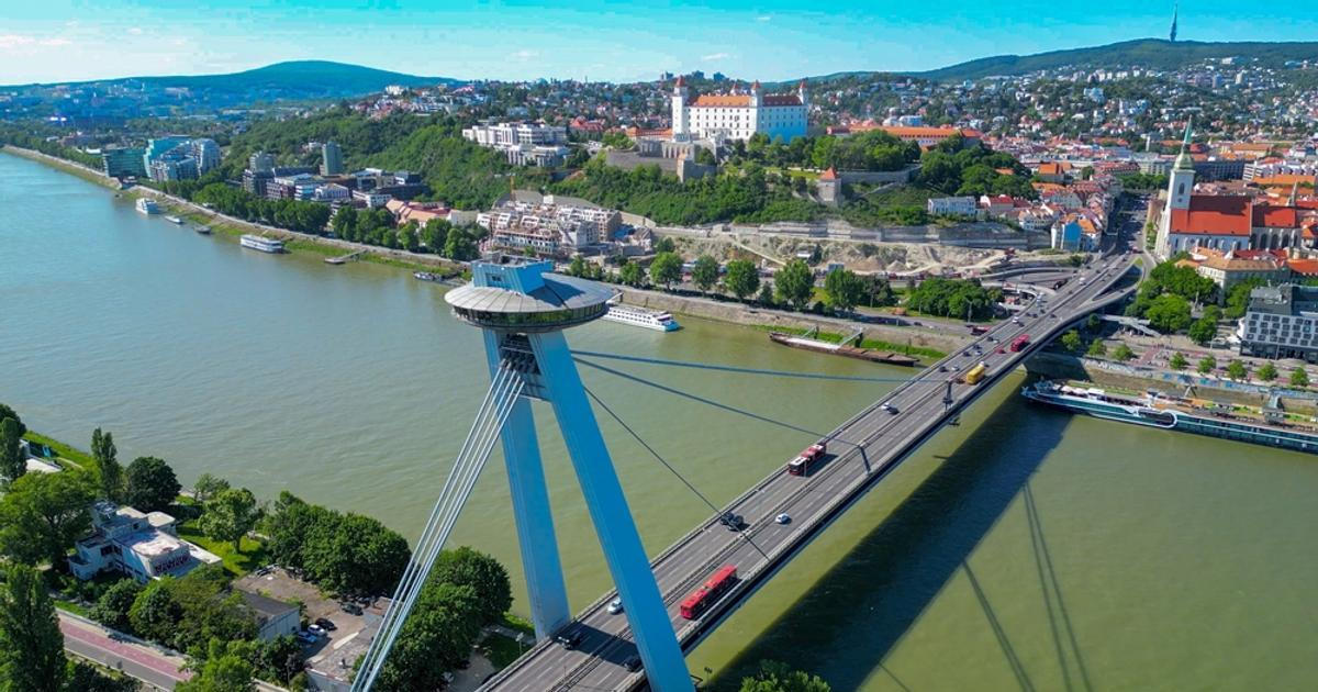Bratislavu povede staronový primátor. Výrazně porazil Ficova muže