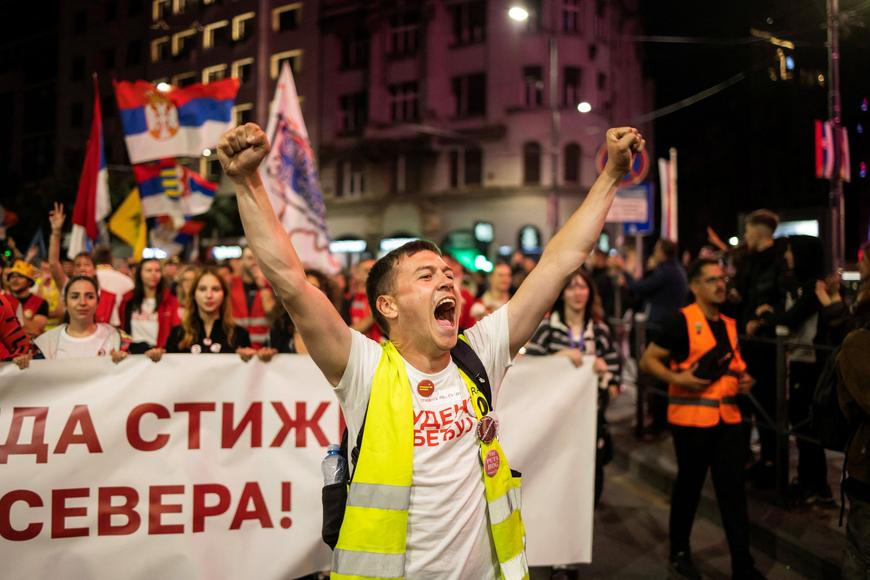 Rusko nebo EU? Takhle to v ostře sledovaných srbských volbách nestojí