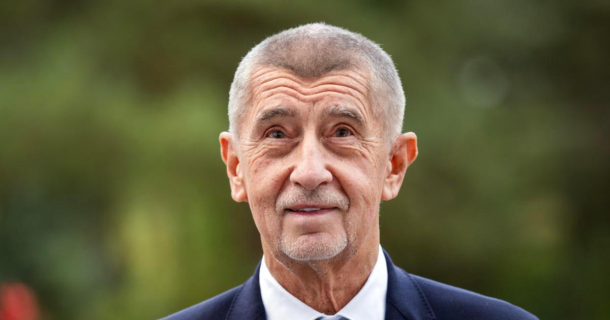Volal jsem si 14 hodin z chvilkaři. Babiš popsal telefonáty odpůrcům rušení poplatků