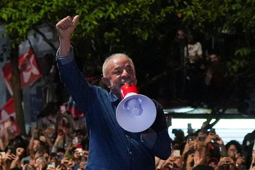 Lula byl počtvrté zvolen brazilským prezidentem, Bolsonaro odmítl uznat porážku