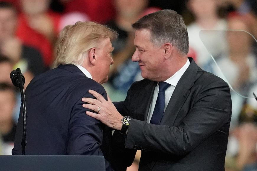 Odboráři i politici kritizují účast šéfa Audi na Trumpově předvolební akci