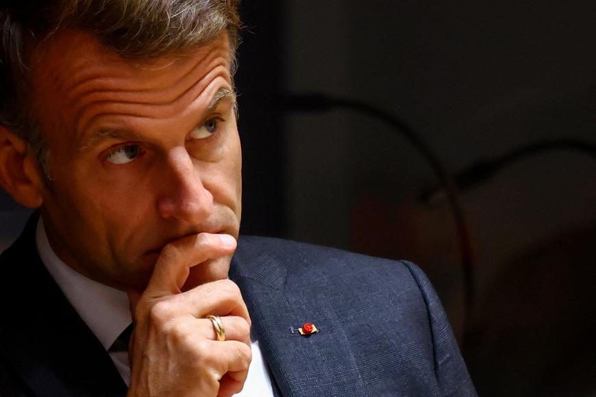 „Poškozují naše demokracie,“ Macron kritizoval roli sociálních sítí v protestech