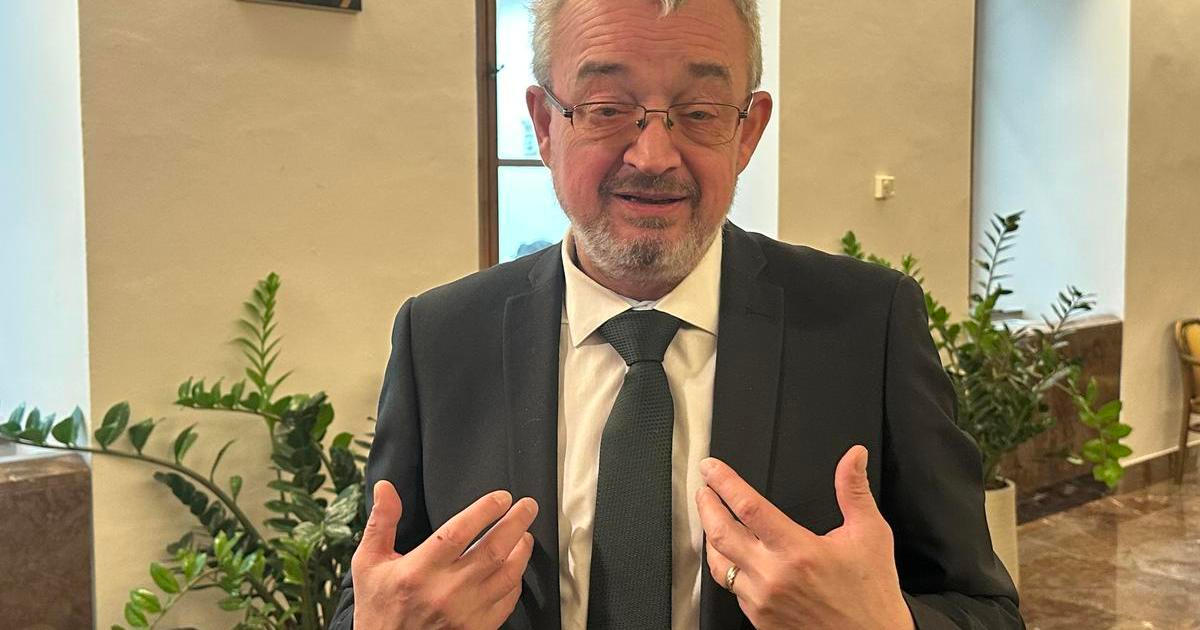 „Že mě Okamura přelstil? Ani náhodou.“ S Bendou o tom, jak opozice prohrála první boj o poplatky