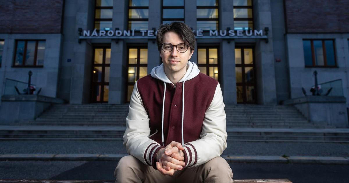 Pavel překvapil mladou tváří. Vyznamenal youtubera, kterého zná ze svých cest