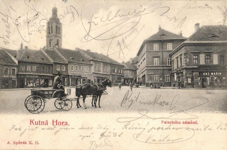 Dům v Kutné Hoře na dobové fotografii.