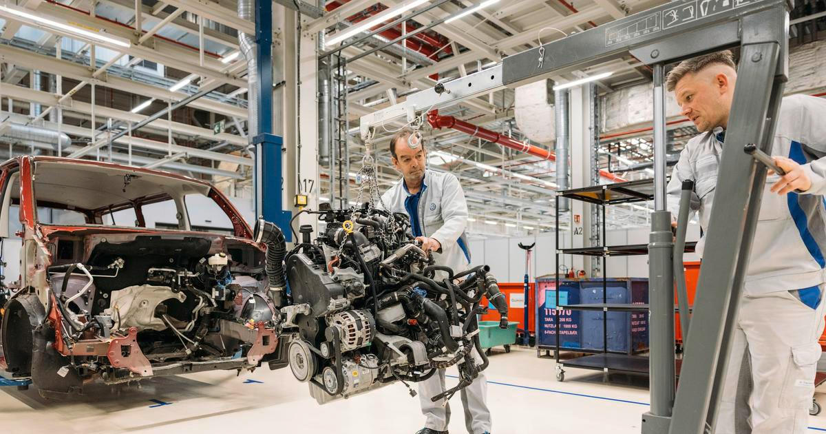 „Sázka jen na elektromobily byla chyba,“ říká Volkswagen. Ohrožená továrna dostává nový plán