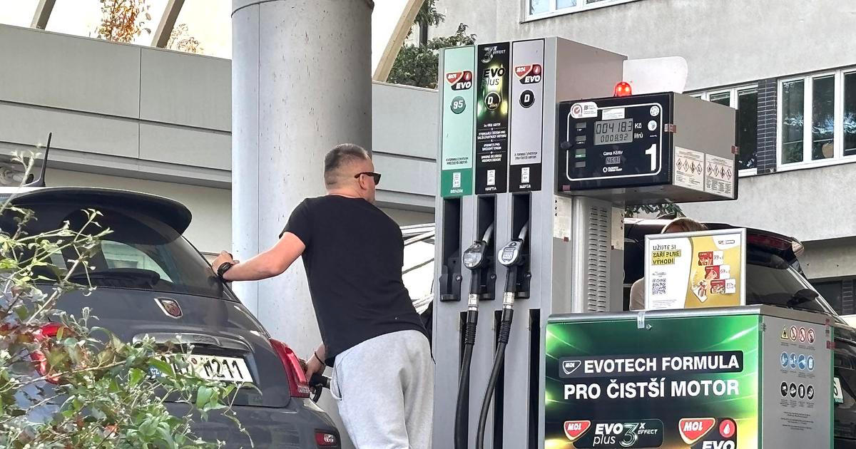 Cenový strop na naftu se v pátek zvýší, benzin naopak opět zlevní