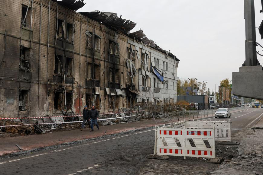 Kyjev čelil dalšímu ruskému raketovému útoku, nejméně jeden člověk zahynul