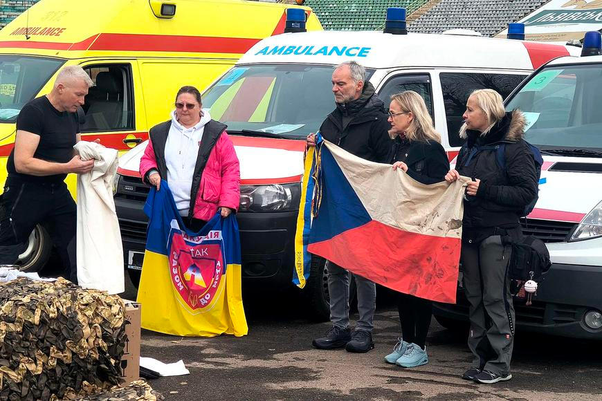 „Týká se to i nás.“ Foltýn s vlajkou namočenou v krvi Čechů řekl, co chystá Rusko