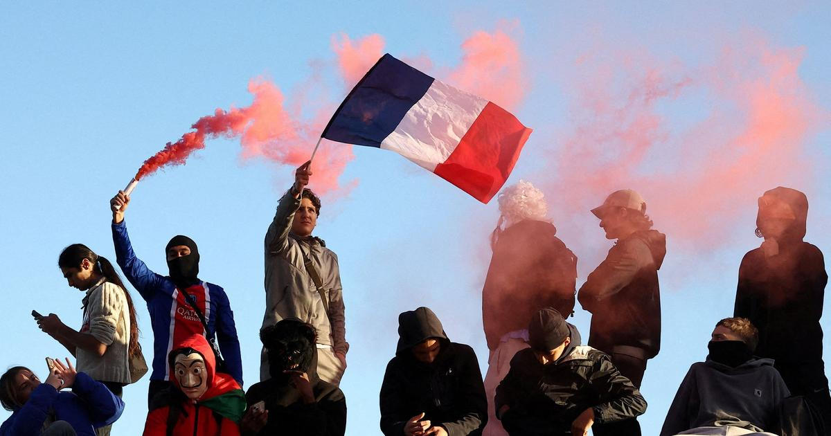 Protestů ve Francii se zúčastnilo na 320 tisíc lidí, hlavní demonstrace proběhla v Paříži